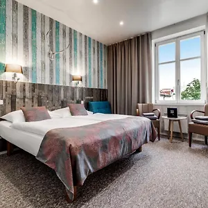 https://royal-court.praguehotelsweb.com